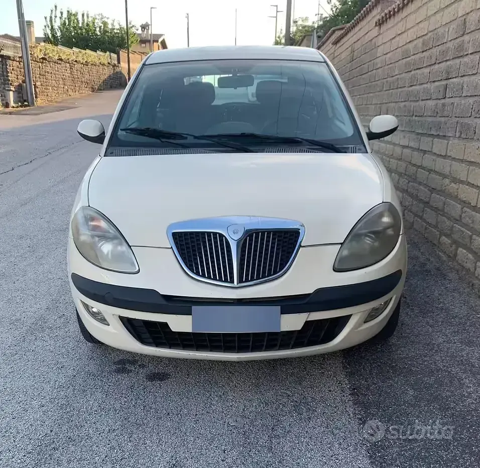 Usata Lancia Ypsilon 69 CV (50 kW) 2004 Utilitaria