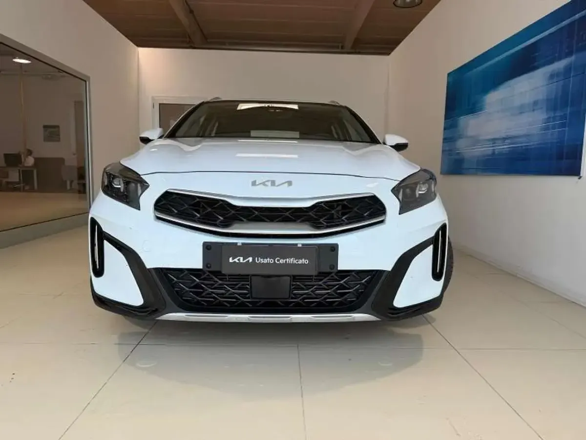 Usata Kia XCeed 136 CV (100 kW) 2022 White soul SUV