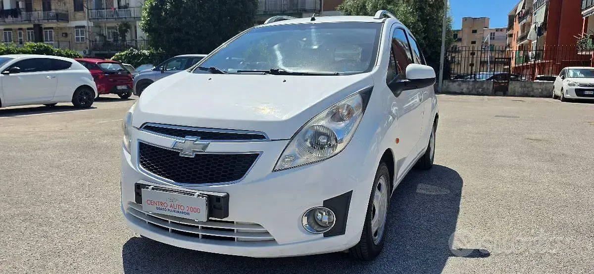 Usata Chevrolet Spark LS 67 CV (49 kW) 2010 Bianco Utilitaria