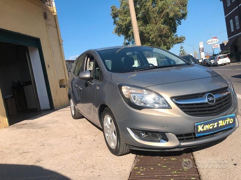 Usata Opel Meriva 120 CV (88 kW) 2014 Marrone Monovolume