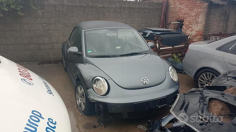 Usata VW New Beetle 150 CV (110 kW) 2006 Grigio Utilitaria