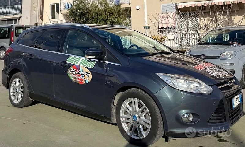 Usata Ford Focus Titanium 95 CV (69 kW) 2014 Blu Station wagon