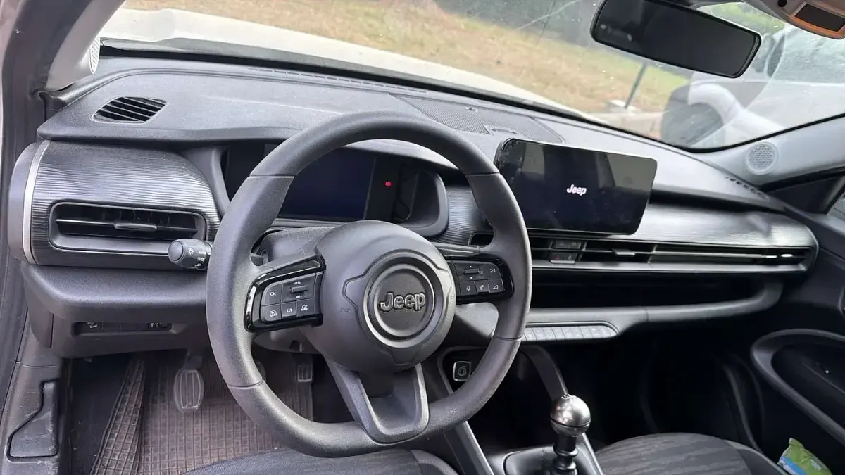 Usado Jeep Avenger Longitude 101 CV (74 kW) 2025 Beige SUV