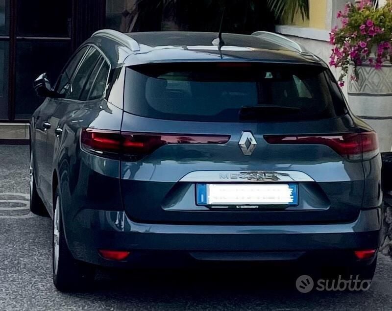 Grigio Usata 2022 Renault Mégane GrandTour Business Station wagon | 16.500 € (Buon prezzo) - Immagine 1/4