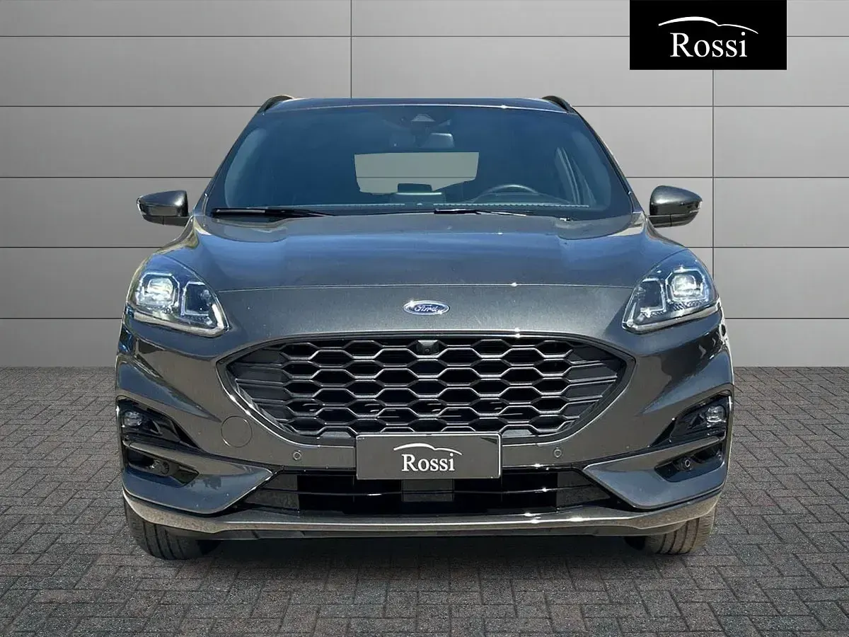 Usata Ford Kuga ST-Line X 152 CV (111 kW) 2023 Grigio scuro metallizzato SUV
