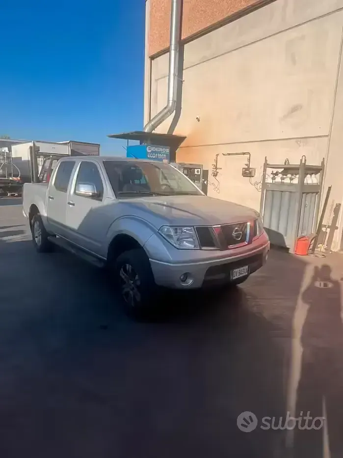 Usata Nissan Navara 171 CV (125 kW) 2009 Giallo Pick-up