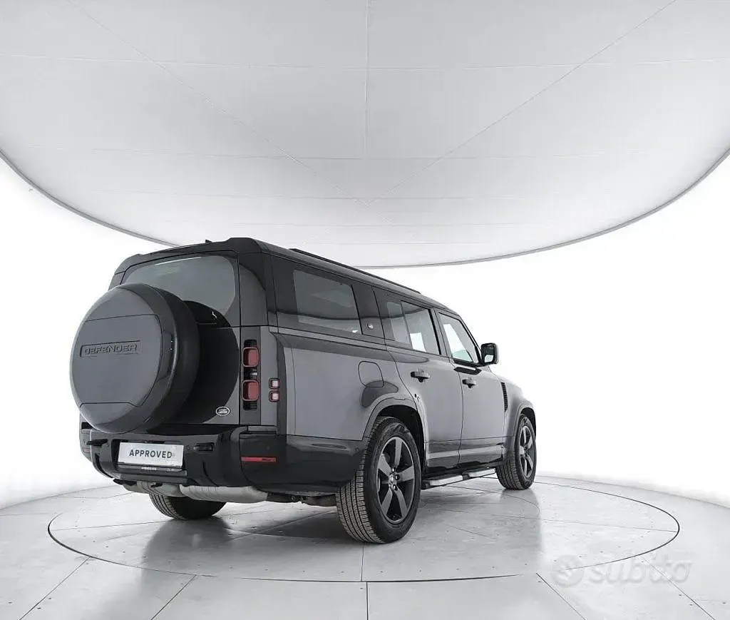 Usata Land Rover Defender HSE Dynamic 249 CV (183 kW) 2023 Grigio SUV