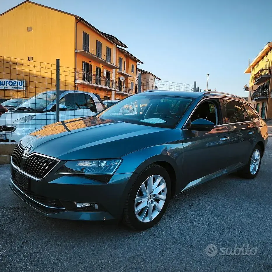 Usata Skoda Superb Executive 150 CV (110 kW) 2019 Grigio Berlina