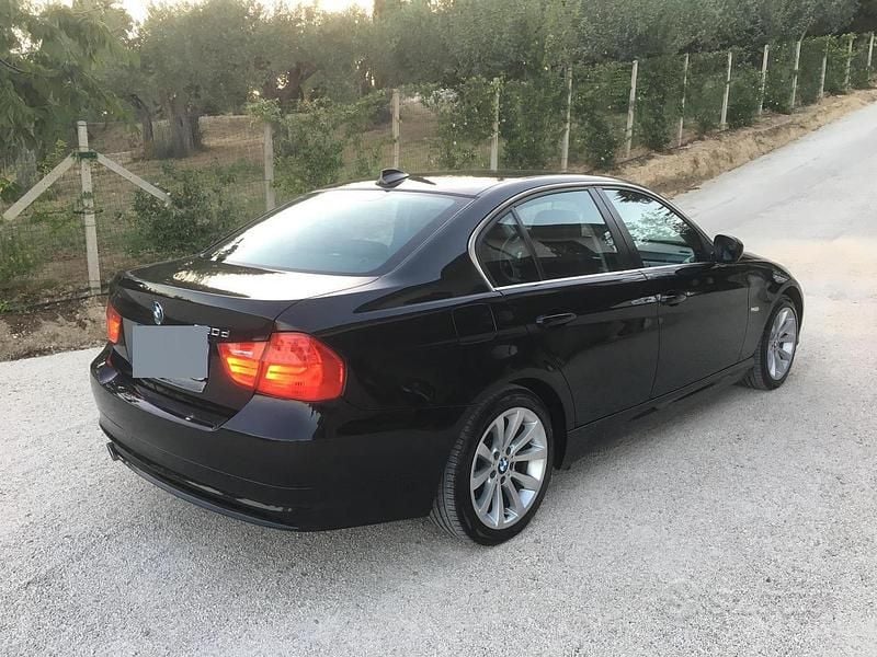 Usata BMW 320 184 CV (135 kW) 2010 Nero Berlina