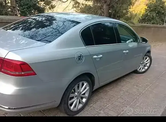 Usata VW Passat 140 CV (102 kW) 2012 Berlina