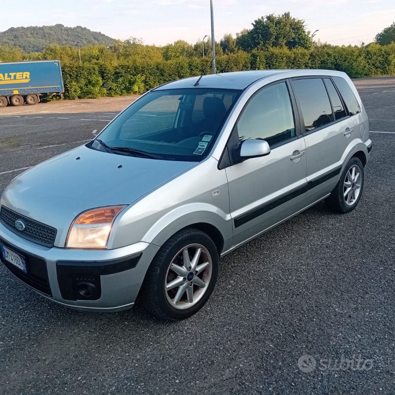 Usata Ford Fusion 68 CV (50 kW) 2007 Grigio Utilitaria