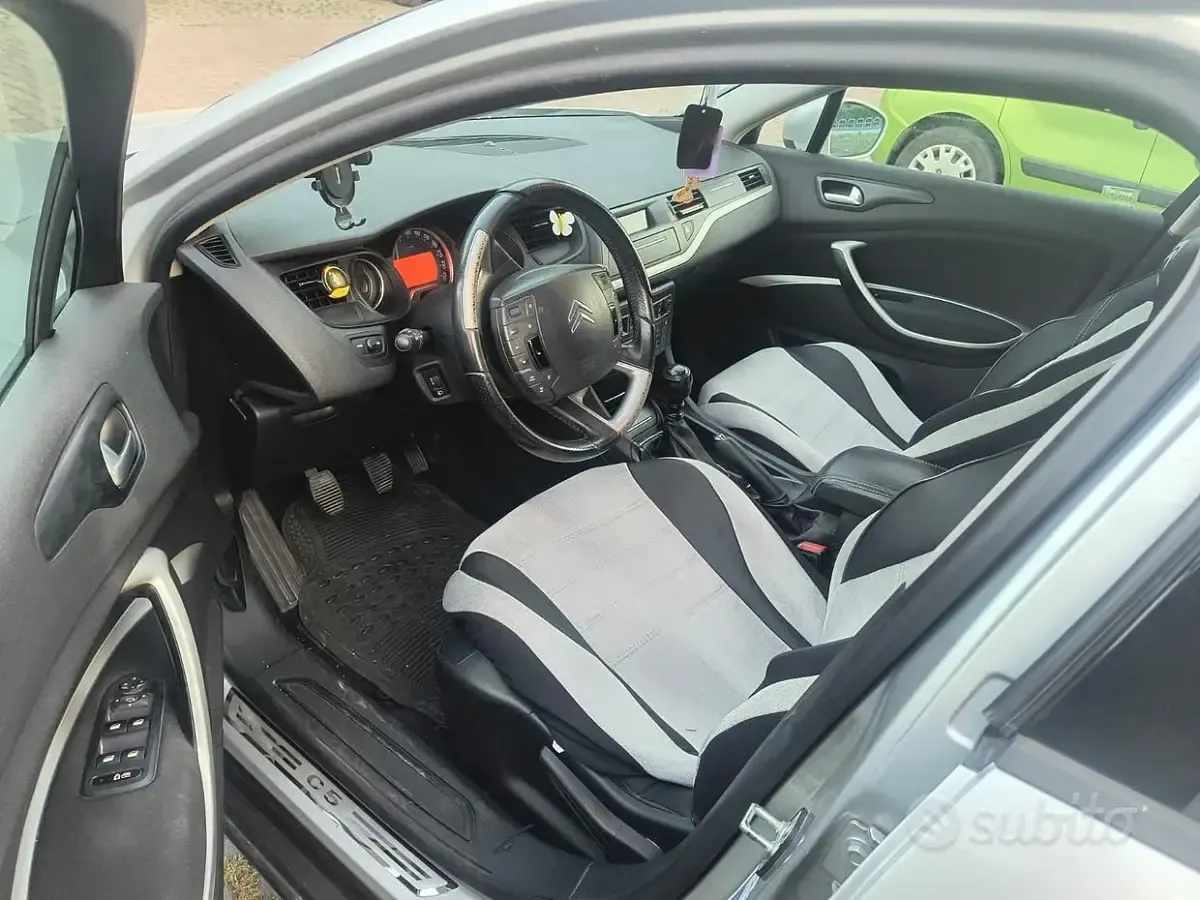 Usata Citroën C5 140 CV (102 kW) 2009 Grigio Berlina
