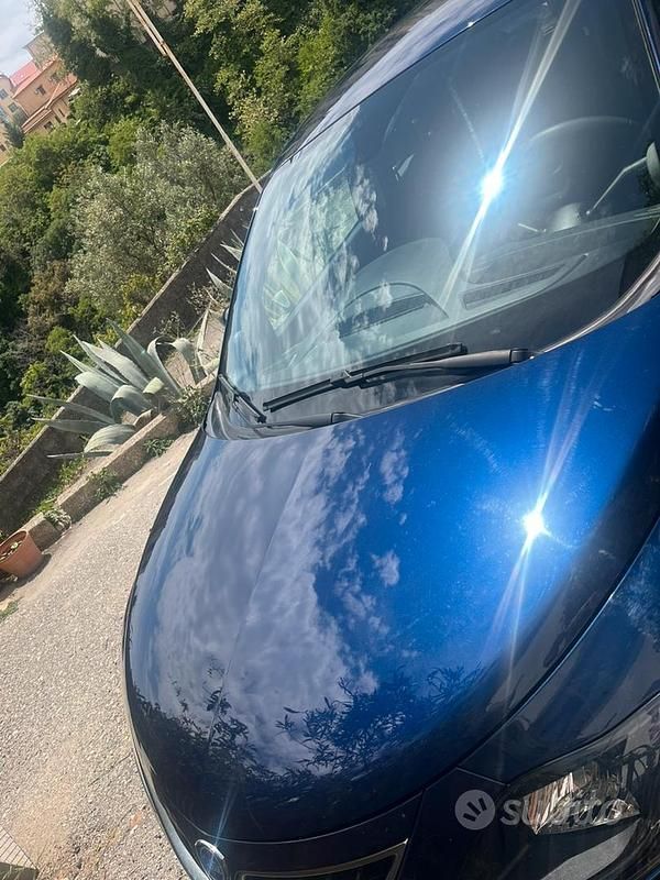 Usata Lancia Ypsilon 60 CV (44 kW) 2021 Blu Utilitaria