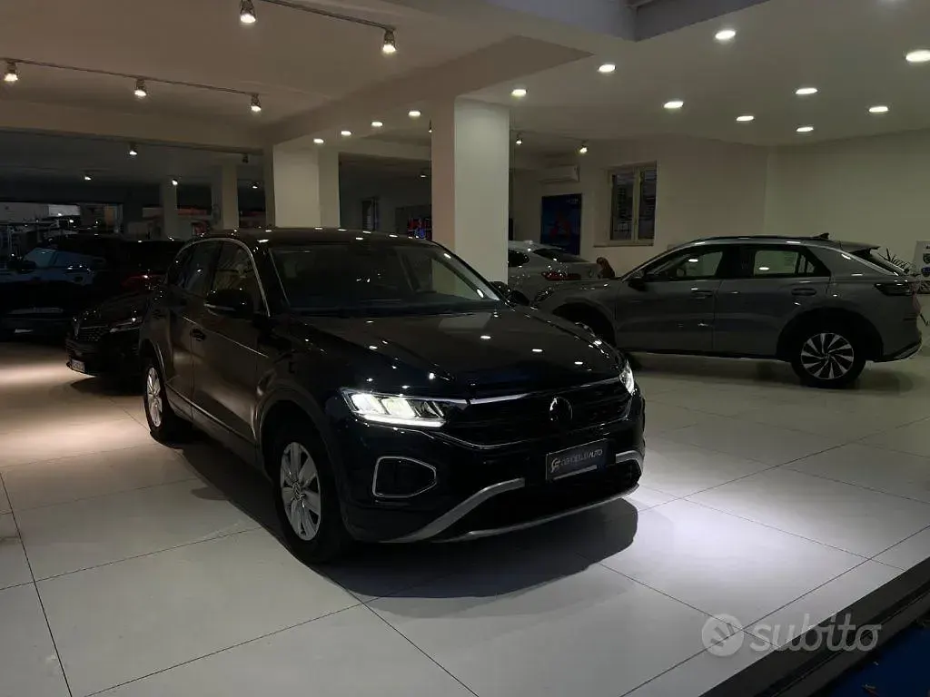 Usata VW T-Roc Style 110 CV (80 kW) 2022 Nero metallizzato SUV