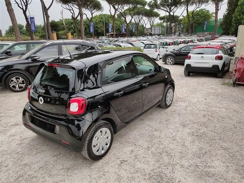 Nero pastello Usata 2015 Smart ForFour Passion Utilitaria | 9200 € (Buon prezzo) - Immagine 1/4