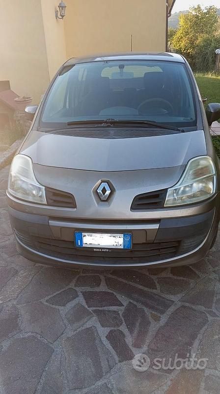 Grigio Usata 2010 Renault Modus Expression Monovolume | 1500 € (Buon prezzo) - Immagine 1/1