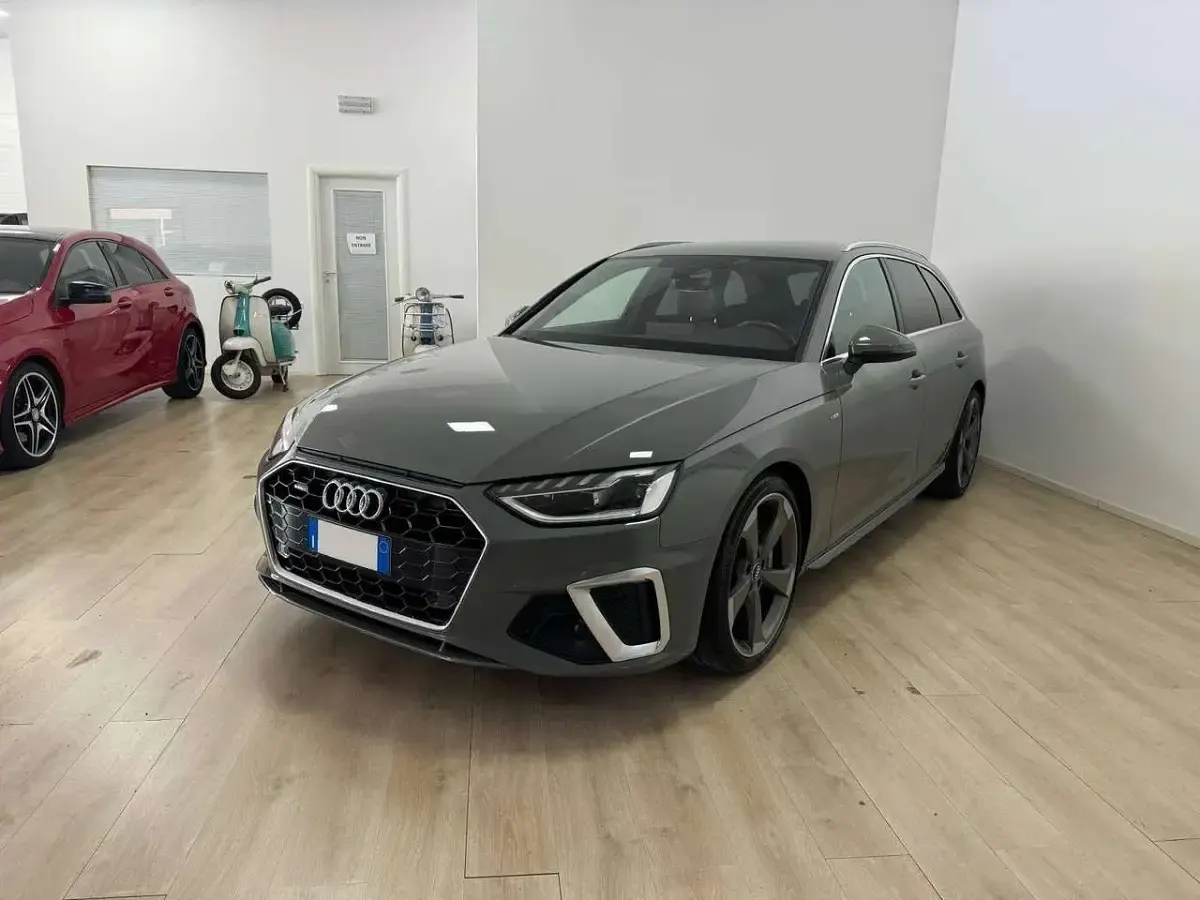 Usata Audi A4 S-Line 190 CV (139 kW) 2020 Grigio Station wagon