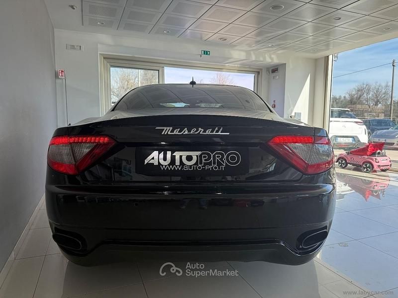 Usata Maserati Granturismo 460 CV (338 kW) 2014 Nero Coupé