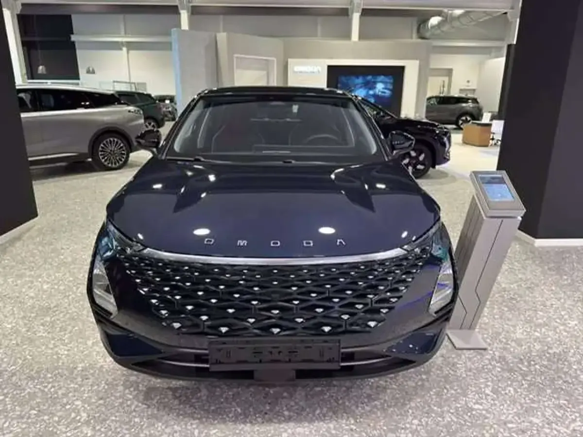 Nuova Omoda 5 147 CV (108 kW) 2025 Late night blue SUV