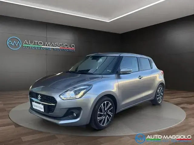 Usata Suzuki Swift 83 CV (61 kW) 2020 Argento Utilitaria