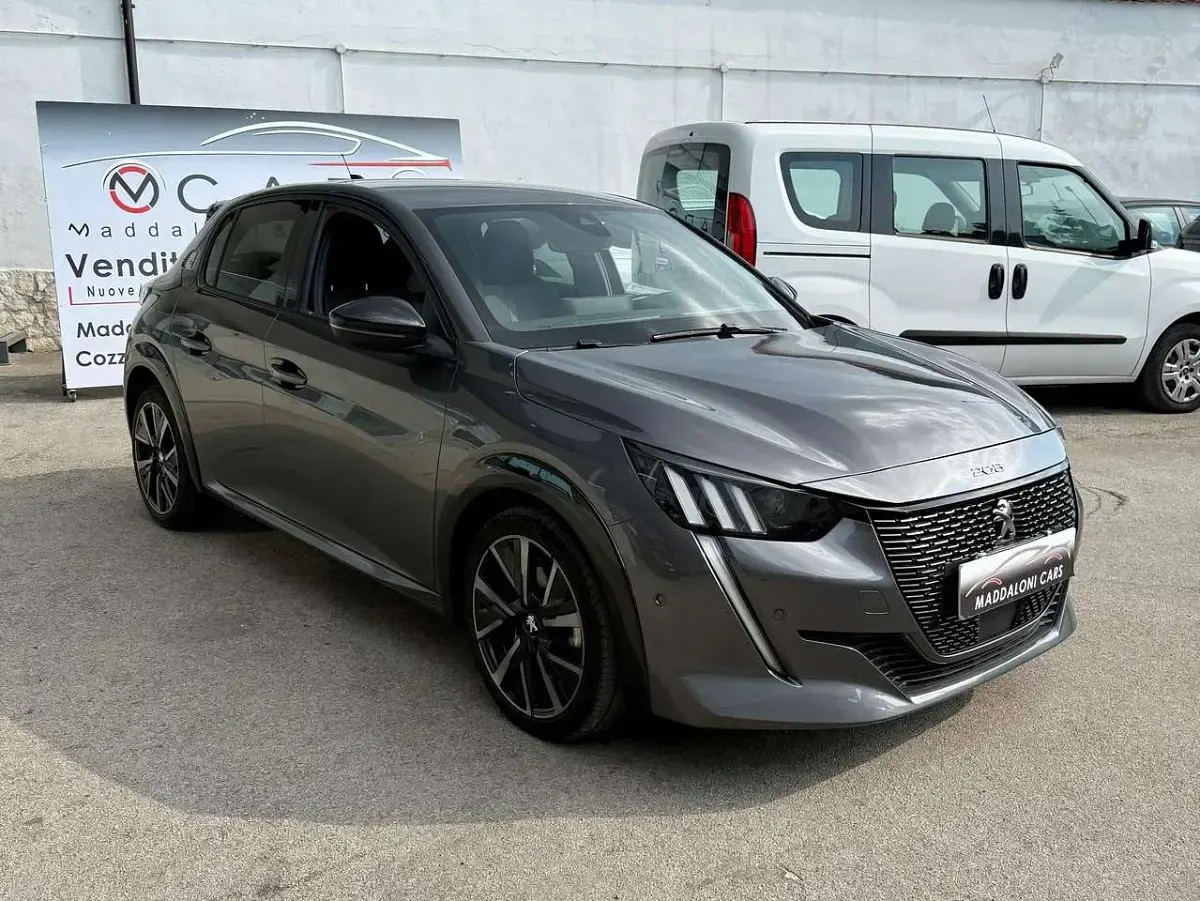 Usata Peugeot 208 GT 131 CV (96 kW) 2022 Grigio Utilitaria
