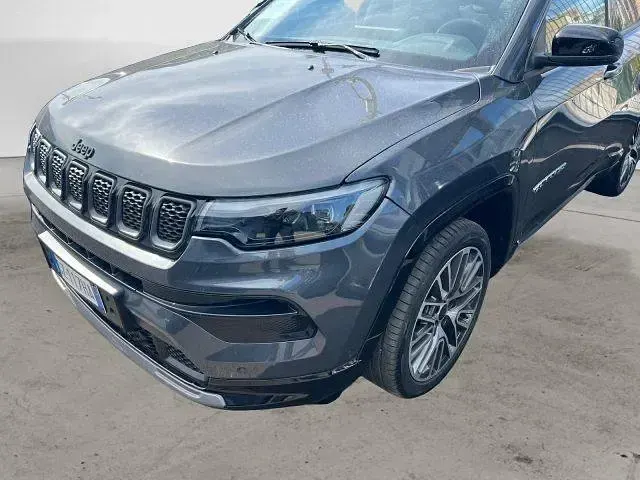 Usata Jeep Compass Summit 131 CV (96 kW) 2025 Grigio SUV