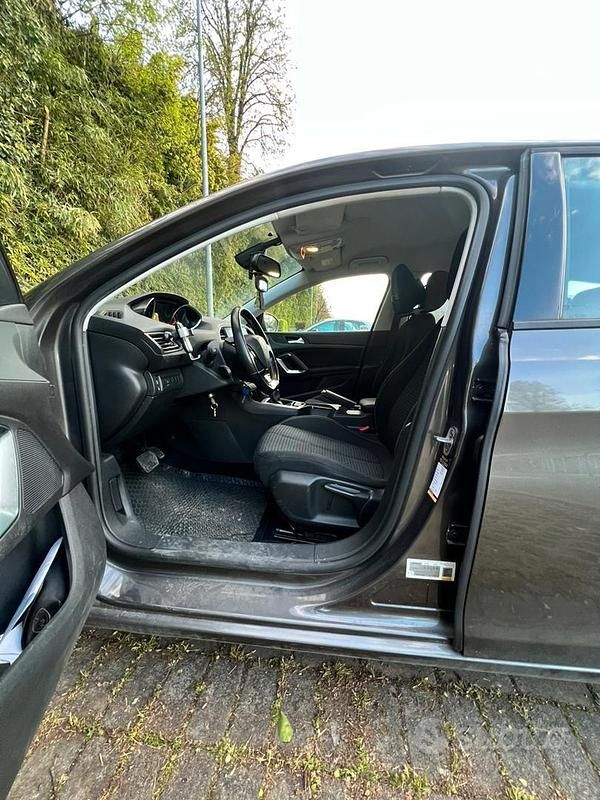 Usata Peugeot 308 SW 120 CV (88 kW) 2016 Grigio Station wagon