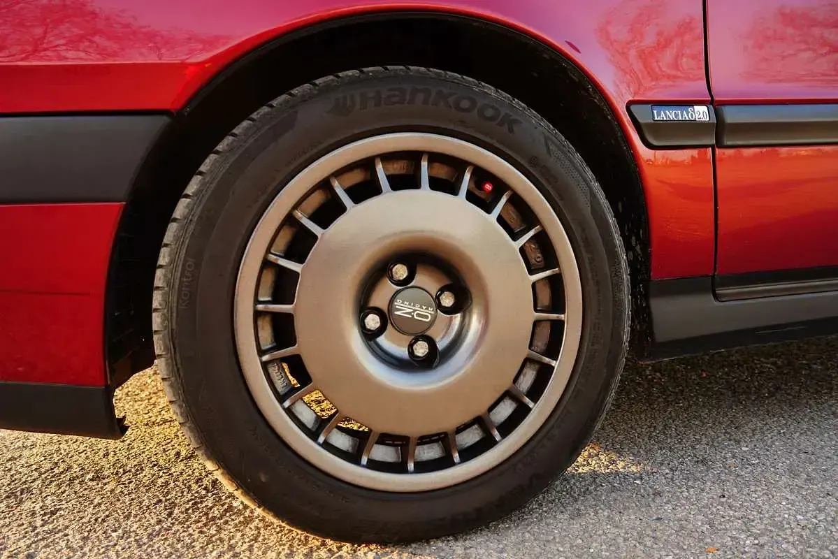 Usata Lancia Delta 186 CV (136 kW) 1995 Rosso Utilitaria