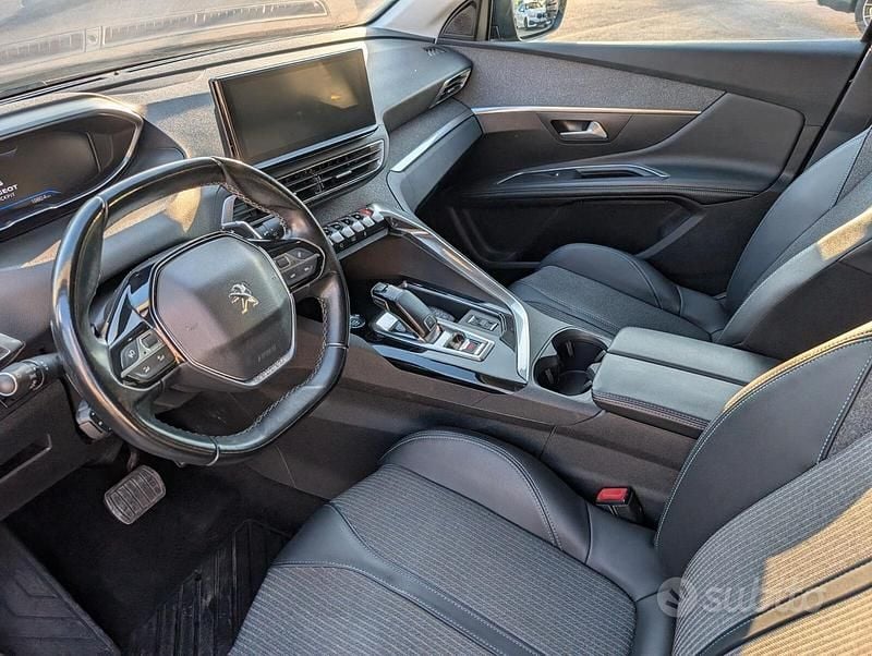Usata Peugeot 3008 Allure 131 CV (96 kW) 2022 Nero SUV