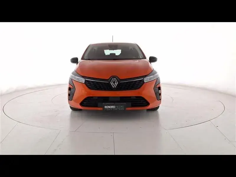 Usata Renault Clio Evolution 67 CV (49 kW) 2023 Arancione Utilitaria