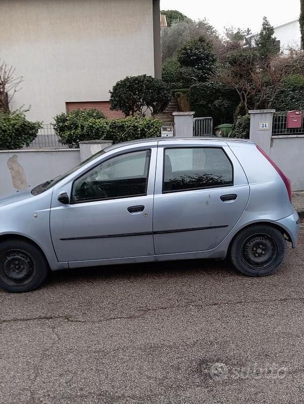 Usata Fiat Punto 2008 Blu Utilitaria