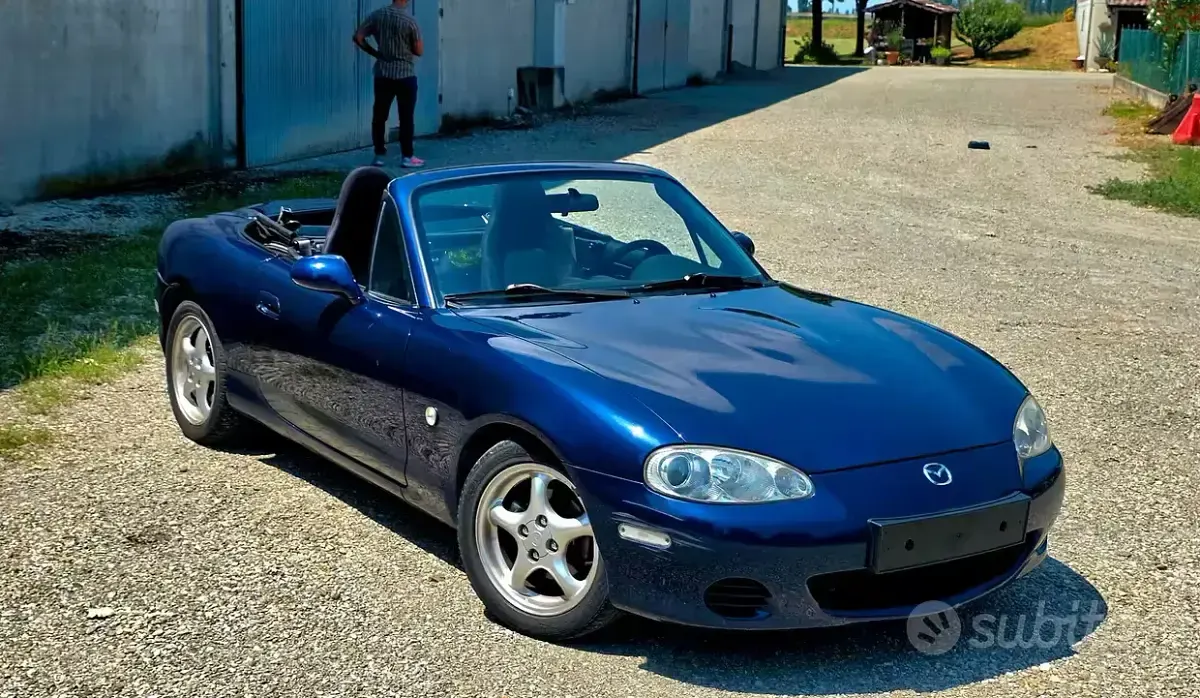 Usata Mazda MX5 110 CV (80 kW) 2003 Blu Cabrio