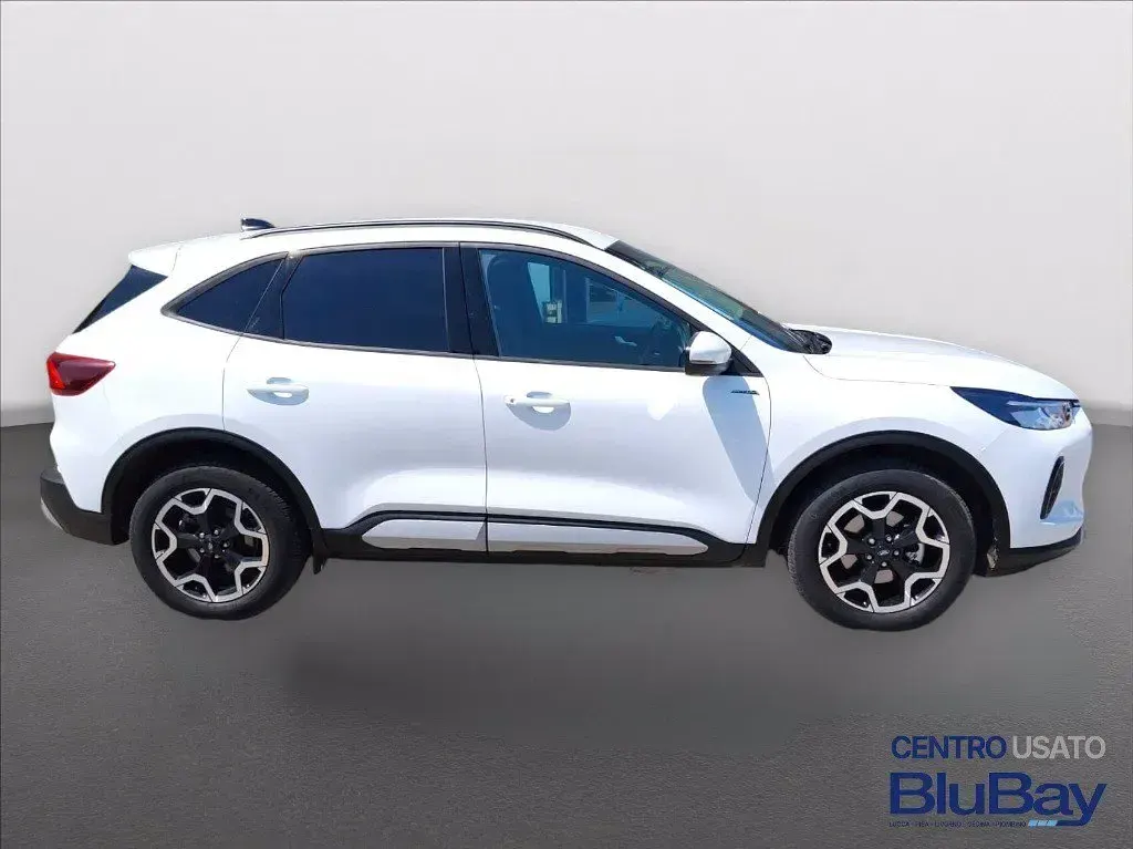 Usata Ford Kuga Active X 243 CV (178 kW) 2024 Frozen white SUV