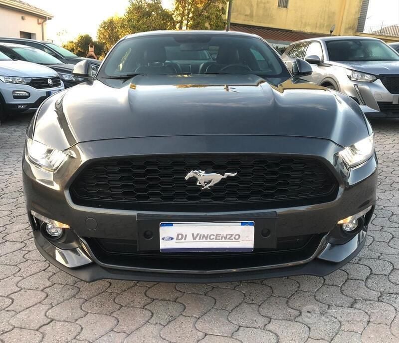 Usata Ford Mustang Fastback 317 CV (233 kW) 2016 Grigio Coupé