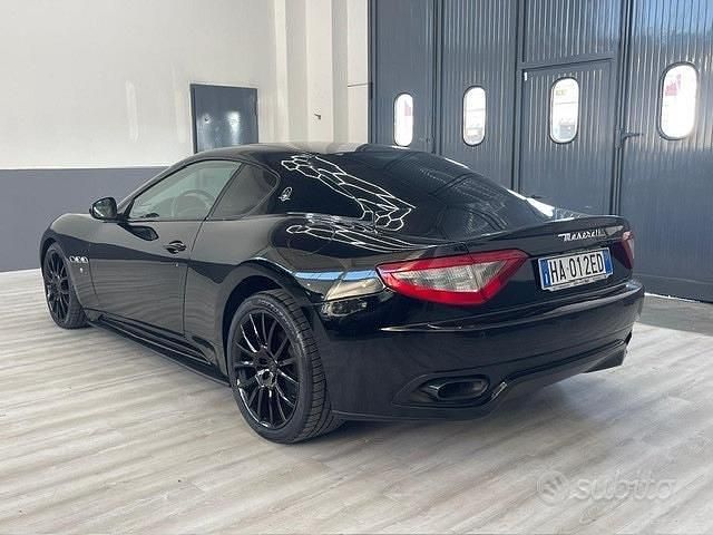 Usata Maserati Granturismo 440 CV (323 kW) 2011 Nero Coupé