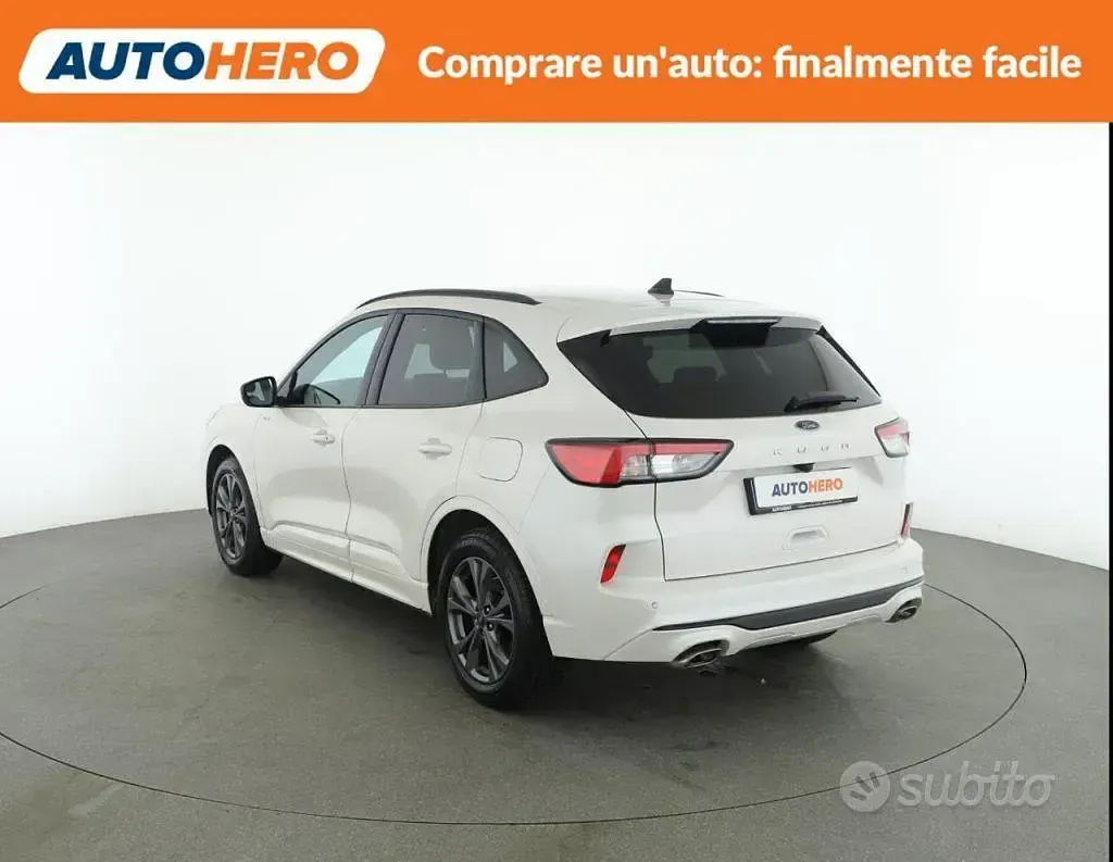 Usata Ford Kuga 120 CV (88 kW) 2023 Bianco SUV
