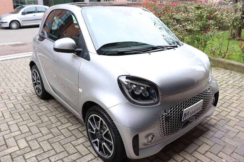 Usata Smart ForTwo Coupé Prime 41 kW (56 CV) 2021 Argento Utilitaria