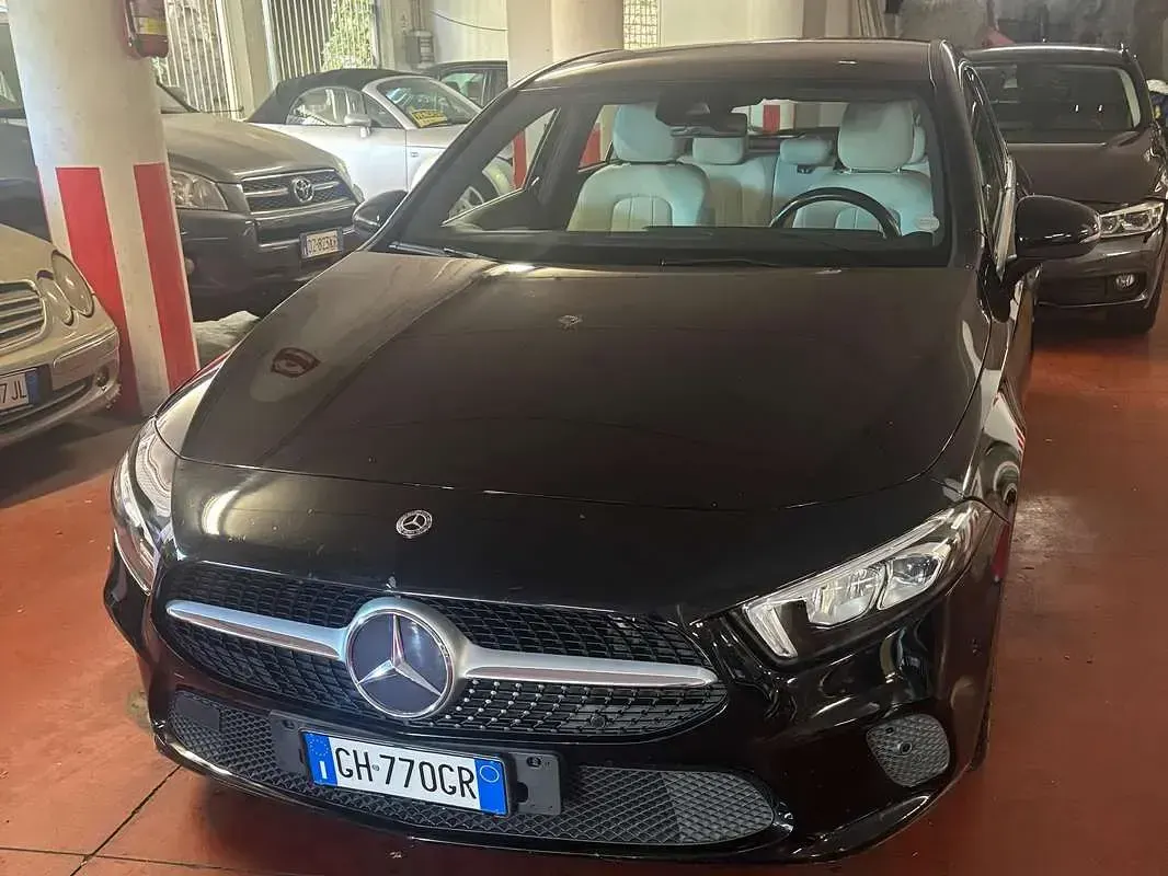 Usata Mercedes A180 Business 116 CV (85 kW) 2019 Nero Berlina