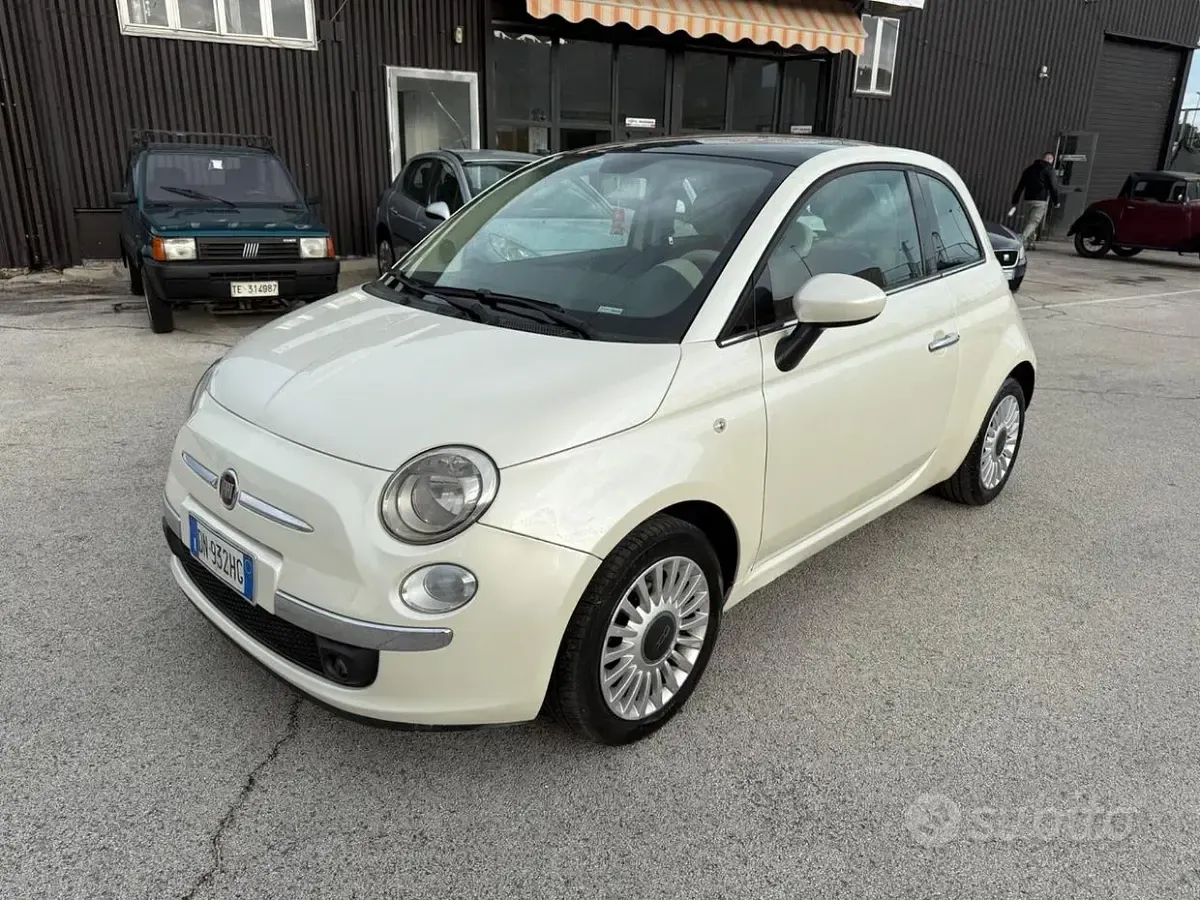 Usata Fiat 500 Lounge 75 CV (55 kW) 2010 Bianco Berlina