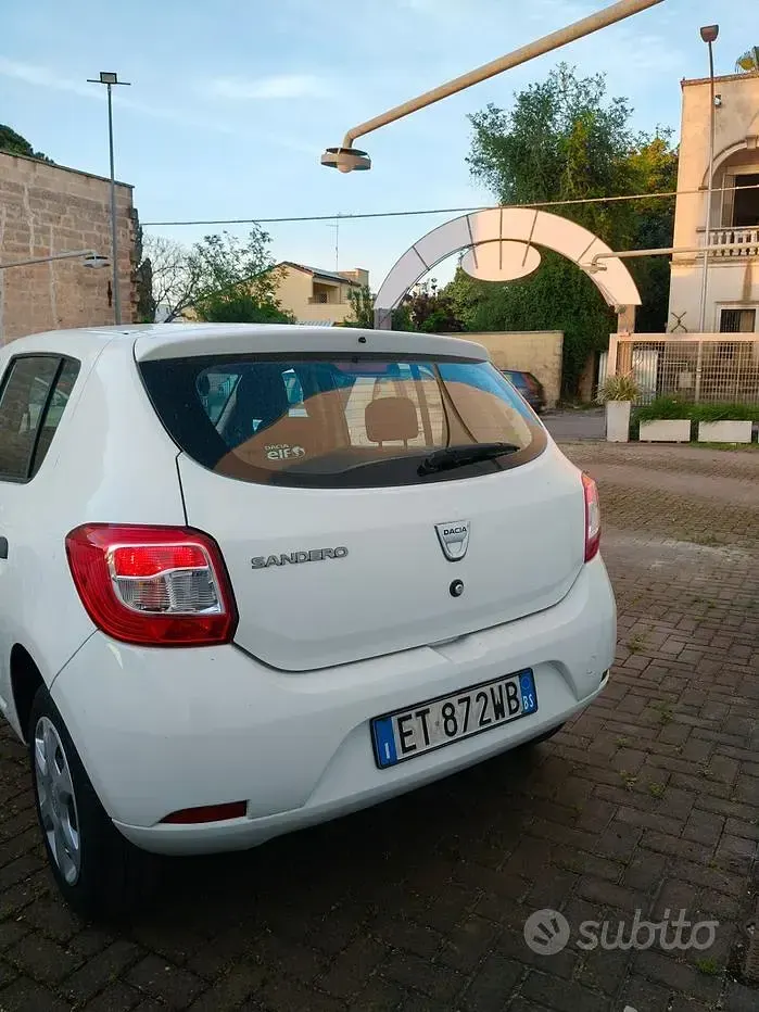 Usata Dacia Sandero Ambiance 75 CV (55 kW) 2014 Bianco Berlina