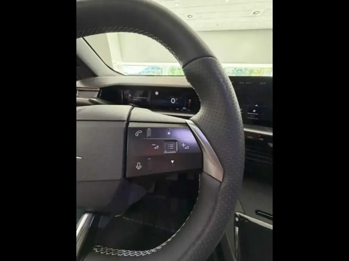 Usata Opel Grandland X 145 CV (106 kW) 2025 Grigio SUV