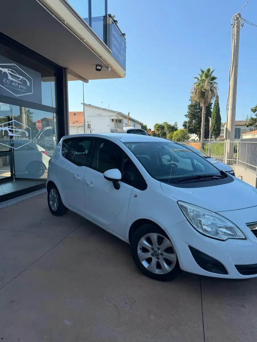 Usata Opel Meriva 95 CV (69 kW) 2014 Bianco Monovolume