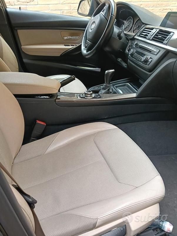 Usata BMW 318 Efficient Dynamics 143 CV (105 kW) 2014 Blu Station wagon