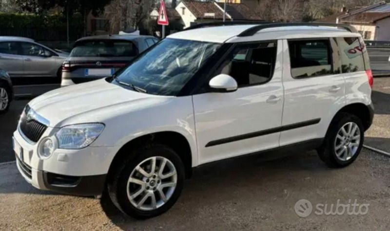 Bianco Usata 2011 Skoda Yeti Adventure SUV | 8000 € - Immagine 1/4
