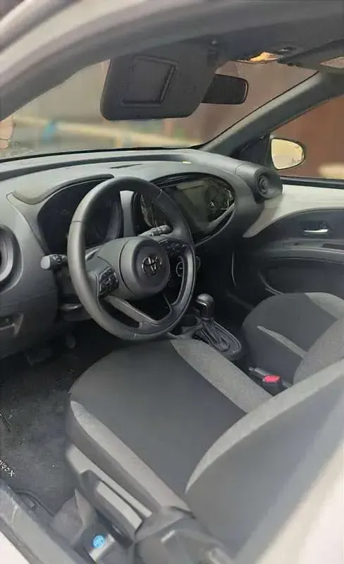 Usata Toyota Aygo X Active 72 CV (52 kW) 2025 Bianco SUV