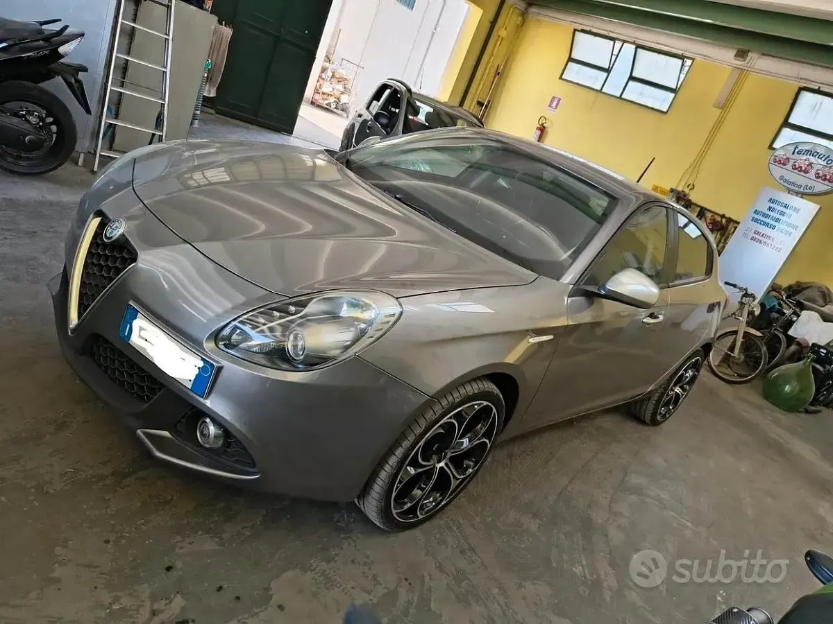 Usata Alfa Romeo Giulietta Super 120 CV (88 kW) 2017 Grigio Utilitaria