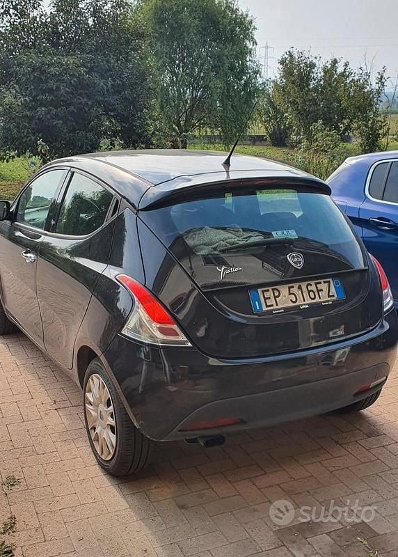 Usata Lancia Ypsilon 95 CV (69 kW) 2012 Nero Utilitaria
