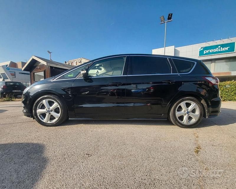 Usata Ford S-MAX Sport 150 CV (110 kW) 2016 Nero Monovolume