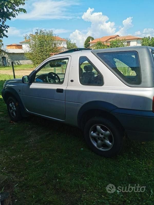 Usata Land Rover Freelander 112 CV (82 kW) 2003 Grigio SUV