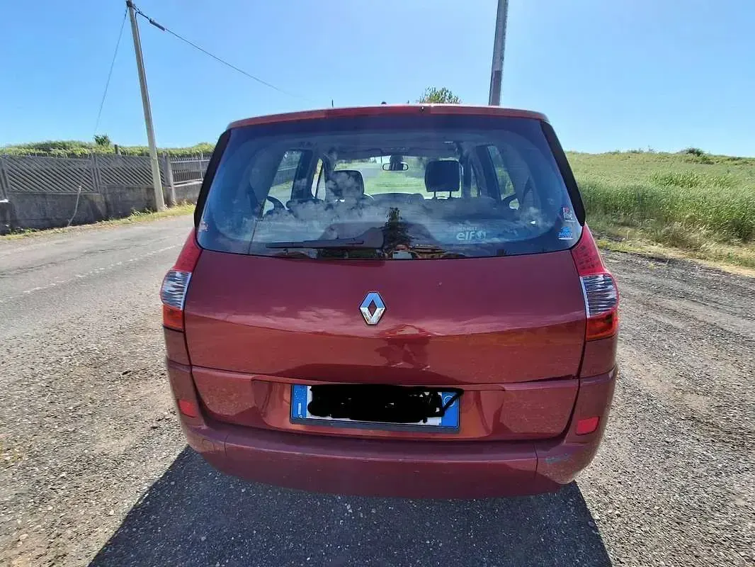 Usata Renault Scénic II Dynamique 111 CV (81 kW) 2007 Rosso Monovolume